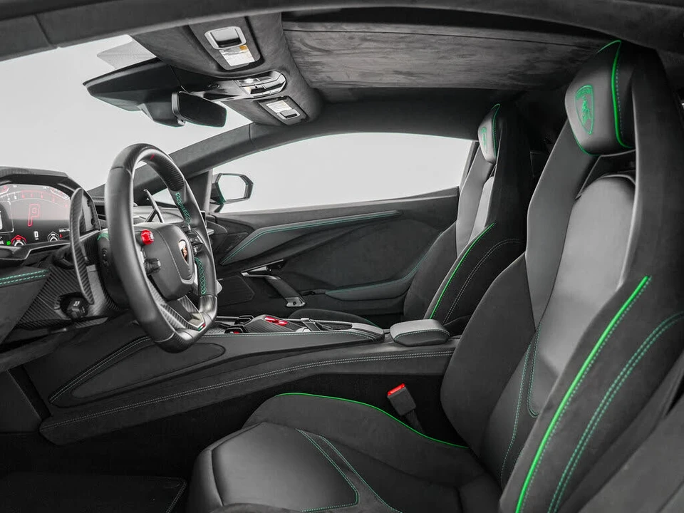 2026 Lamborghini Revuelto - Image 13 of 31