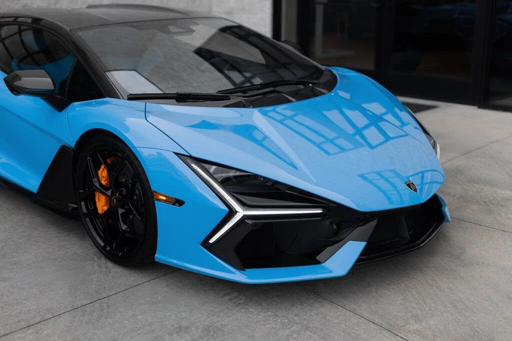 2026 Lamborghini Revuelto - Image 4 of 31