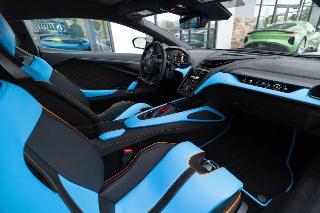 2026 Lamborghini Revuelto - Image 14 of 31