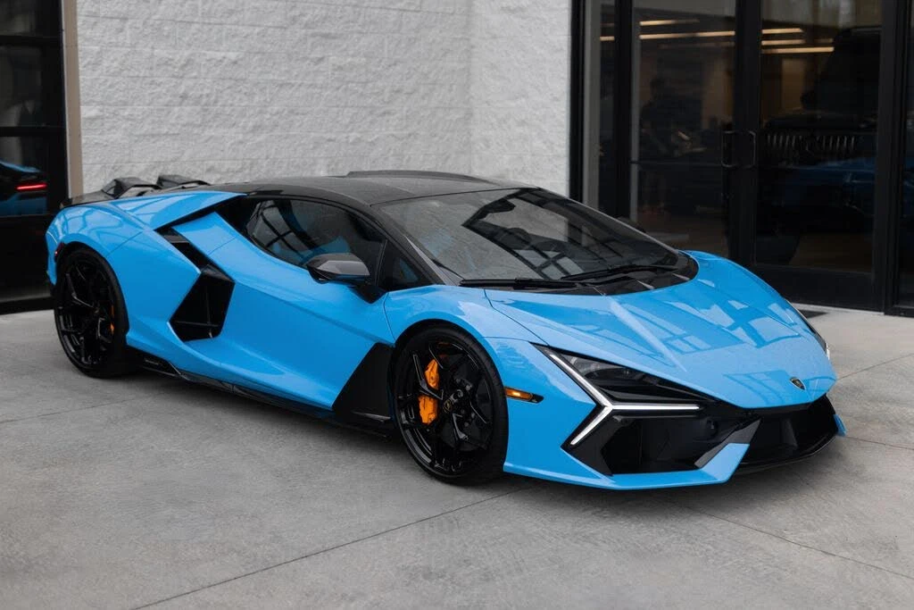 2026 Lamborghini Revuelto - Image 13 of 31
