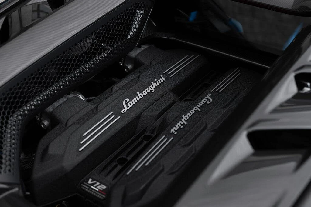 2026 Lamborghini Revuelto - Image 19 of 31