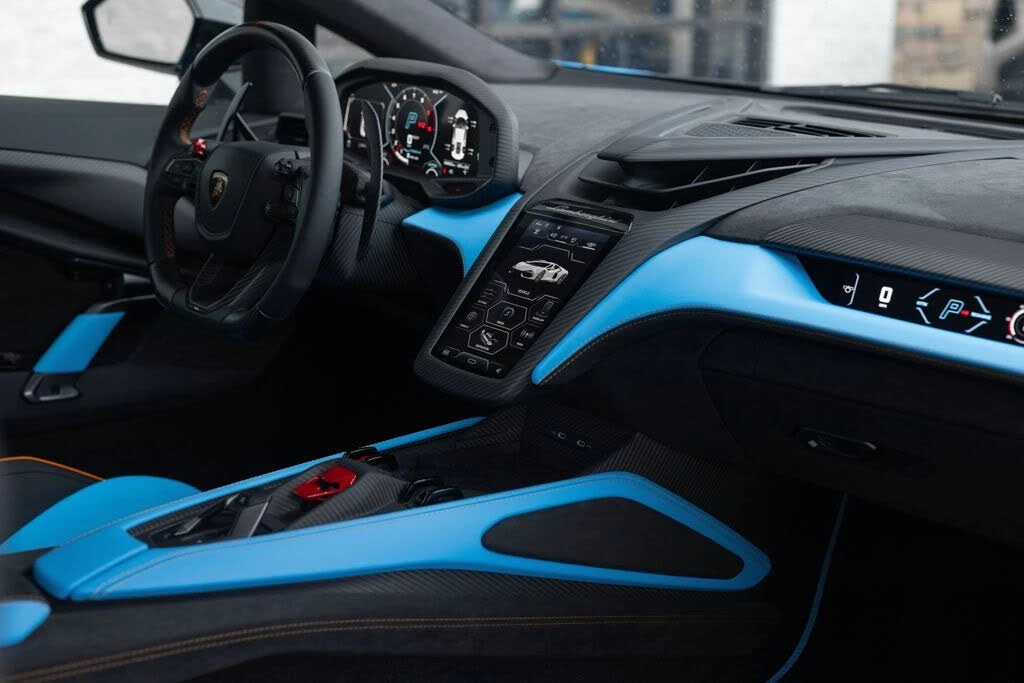 2026 Lamborghini Revuelto - Image 20 of 31