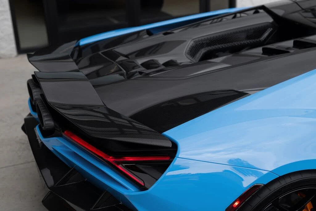 2026 Lamborghini Revuelto - Image 18 of 31