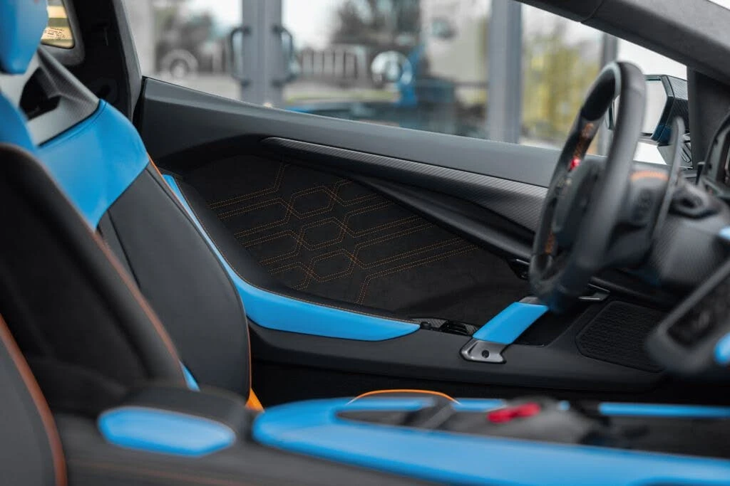 2026 Lamborghini Revuelto - Image 28 of 31