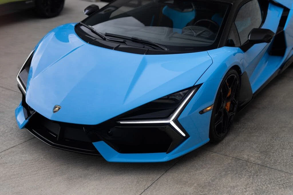 2026 Lamborghini Revuelto - Image 9 of 31