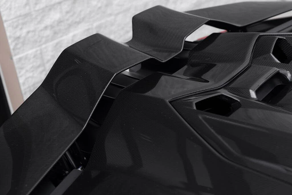 2026 Lamborghini Revuelto - Image 31 of 31