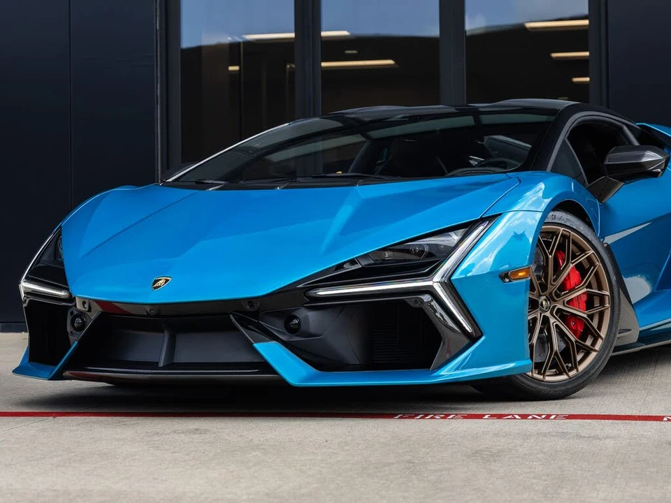 2026 Lamborghini Revuelto - Image 4 of 31