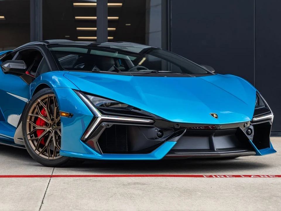 2026 Lamborghini Revuelto - Image 6 of 31