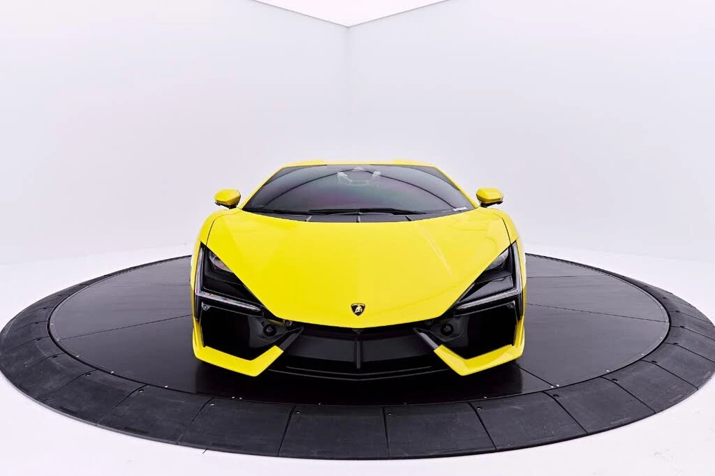 2026 Lamborghini Revuelto - Image 10 of 31