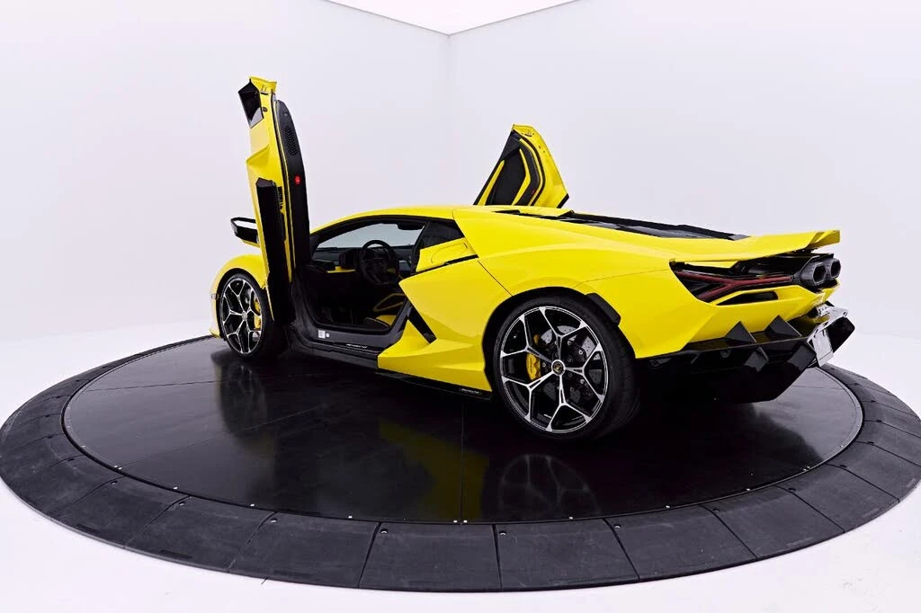 2026 Lamborghini Revuelto - Image 7 of 31