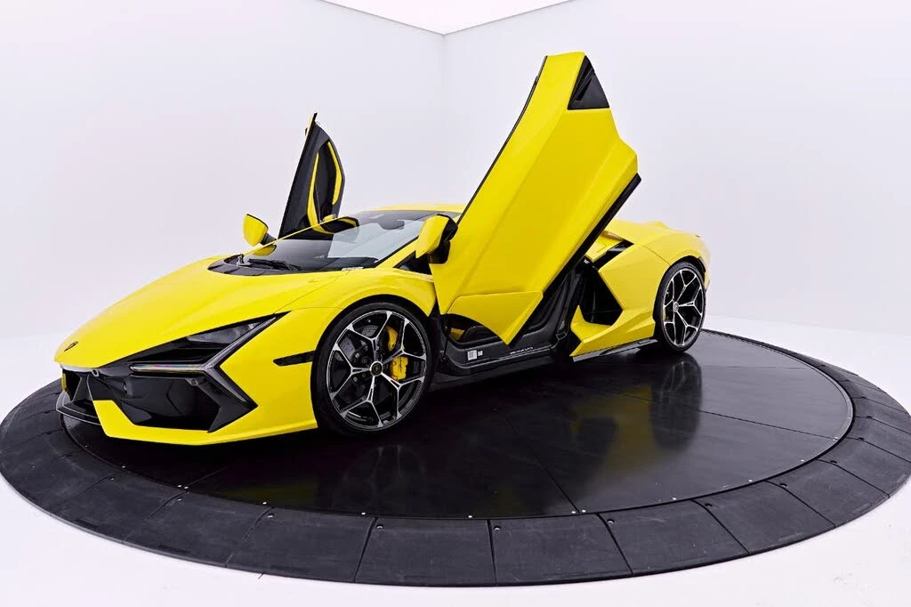 2026 Lamborghini Revuelto - Image 9 of 31