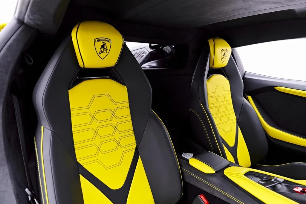 2026 Lamborghini Revuelto - Image 24 of 31