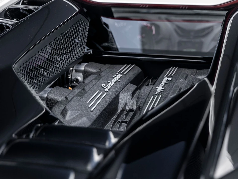 2026 Lamborghini Revuelto - Image 14 of 31