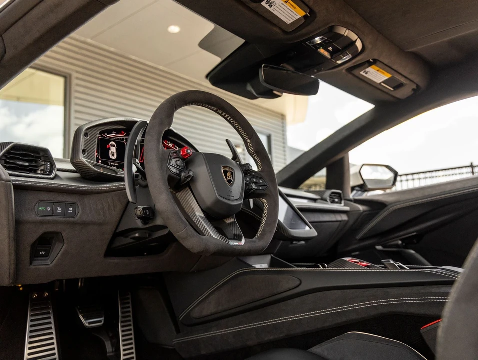 2026 Lamborghini Revuelto - Image 31 of 31