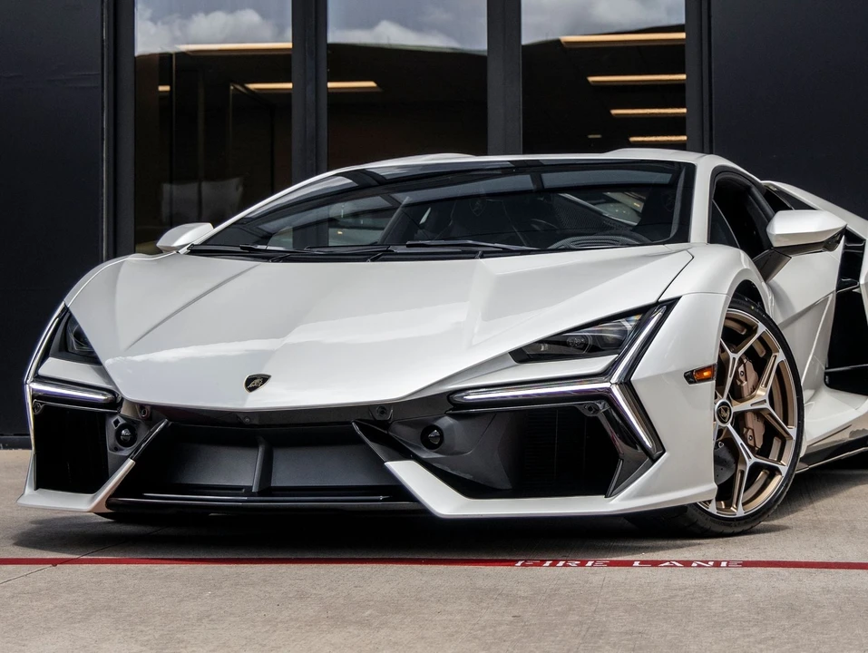 2026 Lamborghini Revuelto - Image 4 of 31
