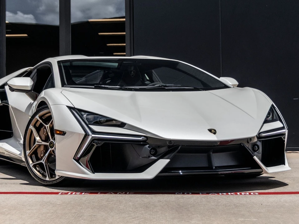 2026 Lamborghini Revuelto - Image 6 of 31