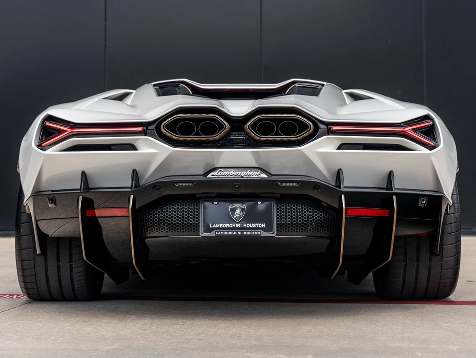 2026 Lamborghini Revuelto - Image 8 of 31