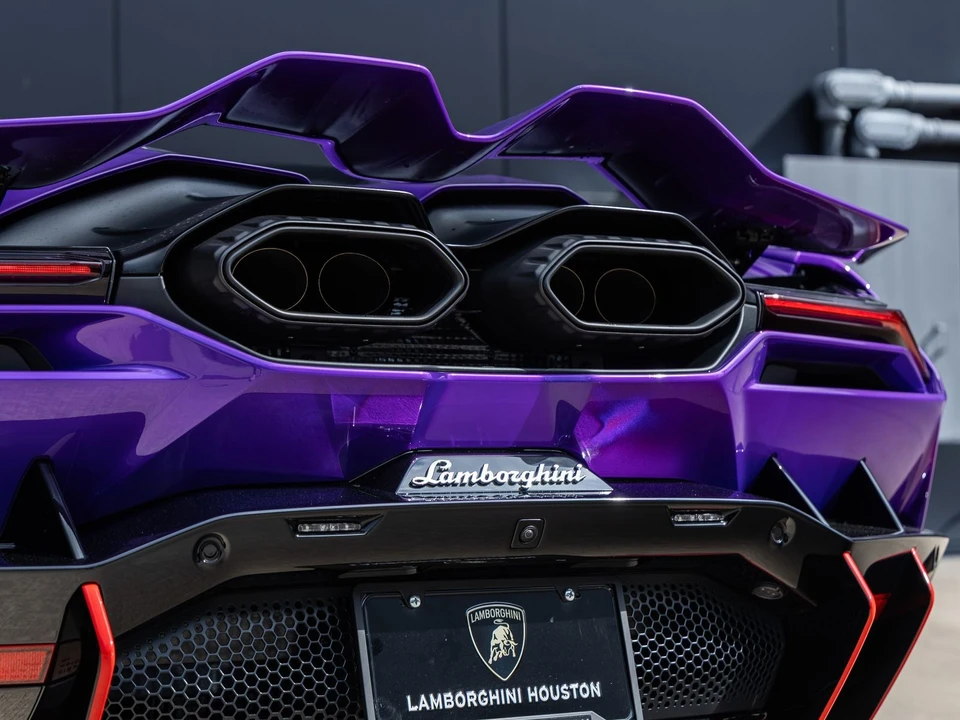 2026 Lamborghini Revuelto - Image 14 of 31