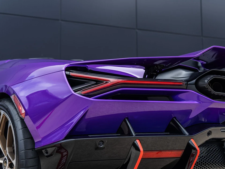 2026 Lamborghini Revuelto - Image 17 of 31
