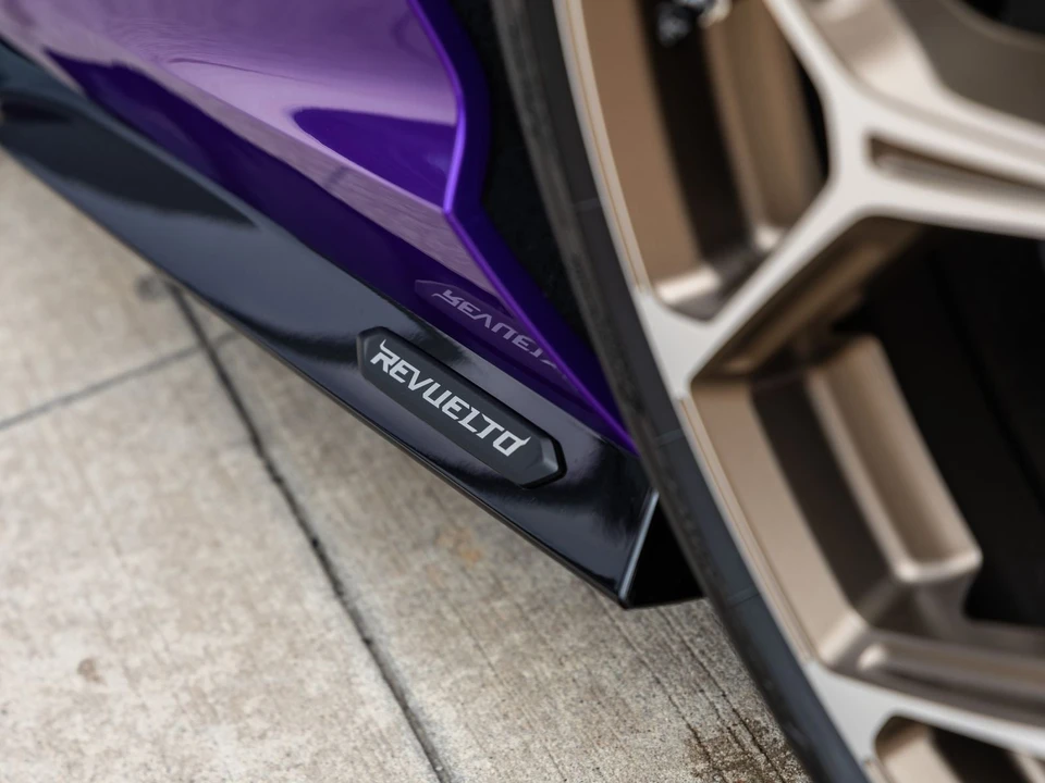 2026 Lamborghini Revuelto - Image 18 of 31