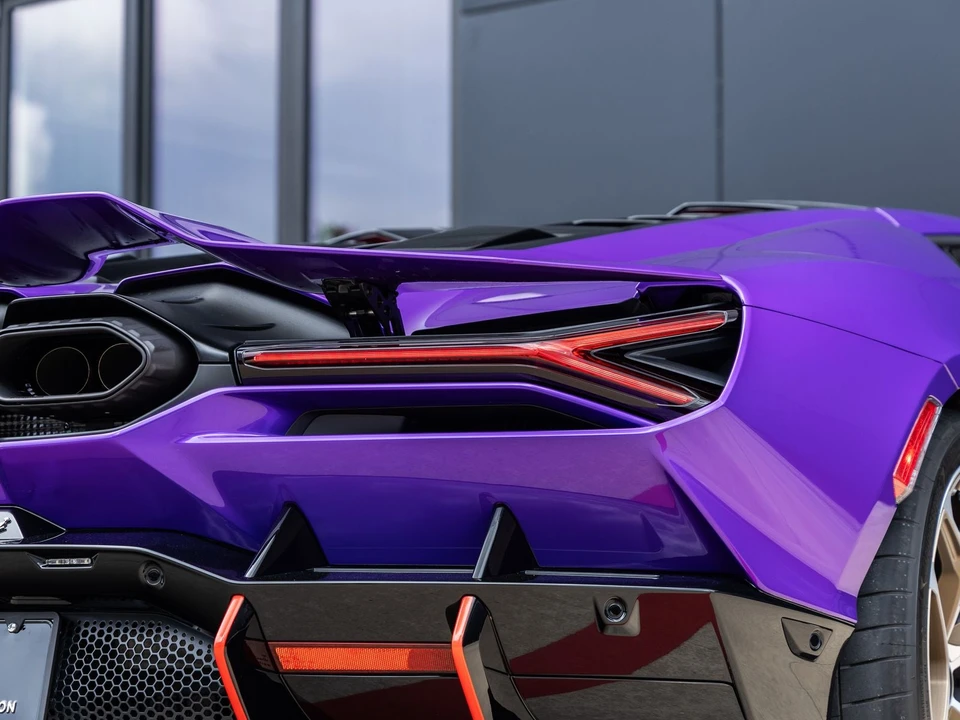 2026 Lamborghini Revuelto - Image 19 of 31
