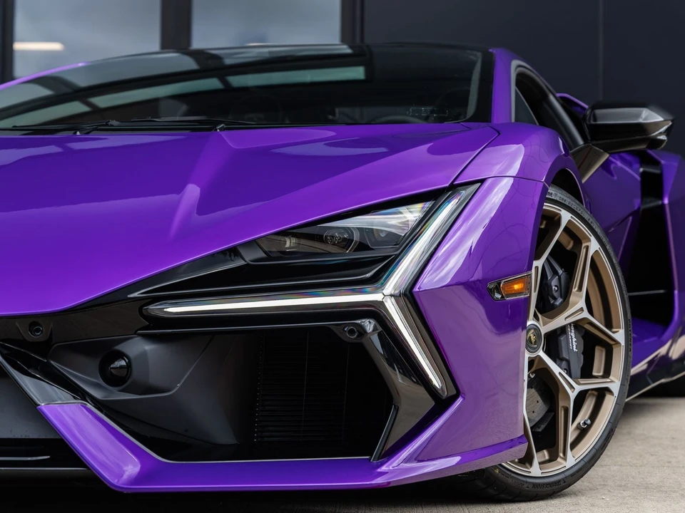 2026 Lamborghini Revuelto - Image 25 of 31