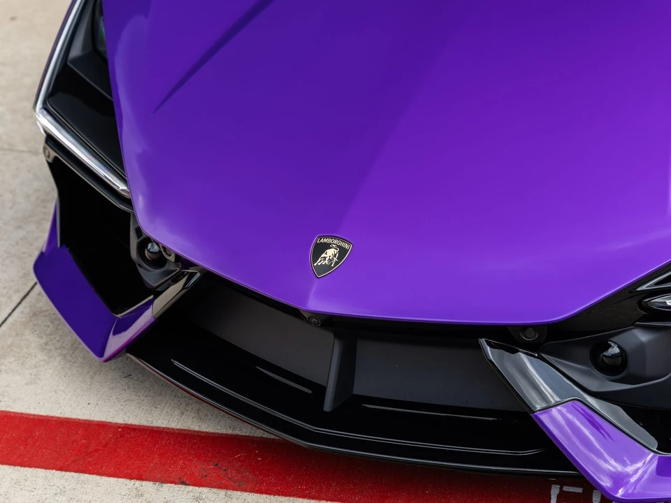 2026 Lamborghini Revuelto - Image 26 of 31
