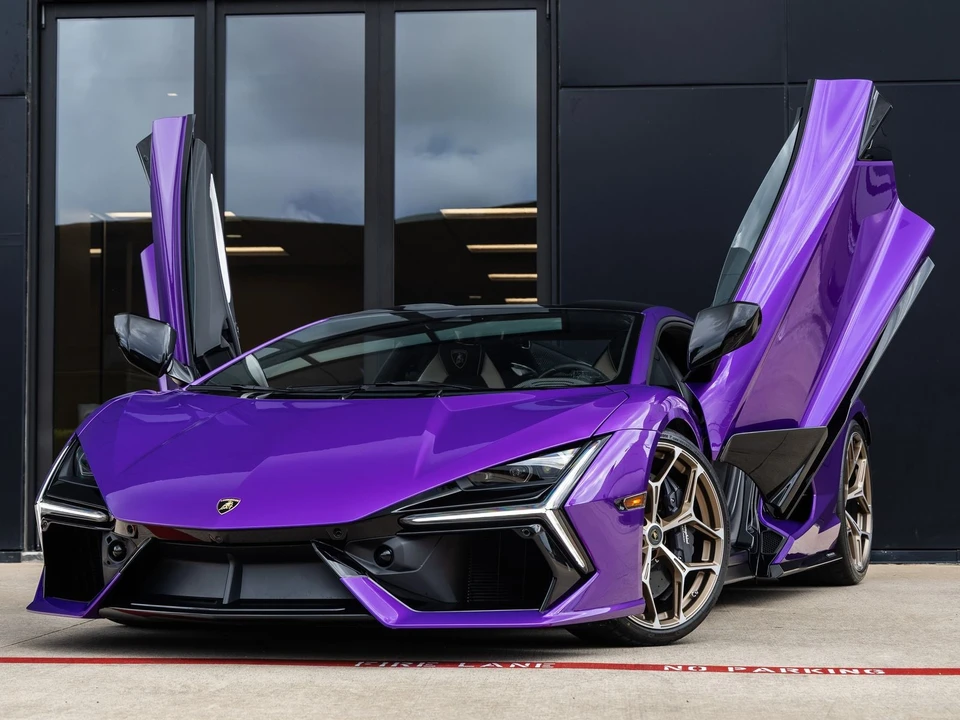 2026 Lamborghini Revuelto - Image 2 of 31