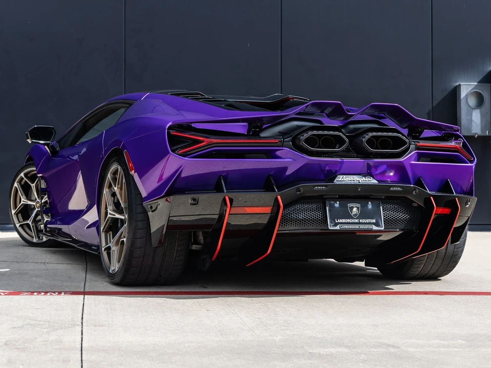 2026 Lamborghini Revuelto - Image 7 of 31