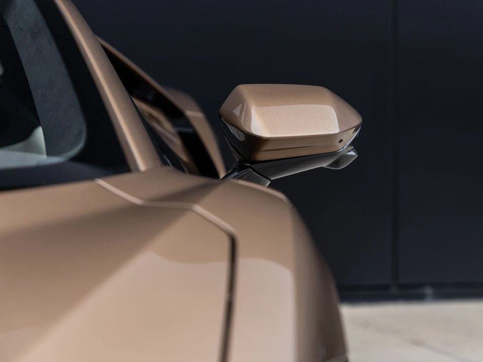 2026 Lamborghini Revuelto - Image 27 of 31