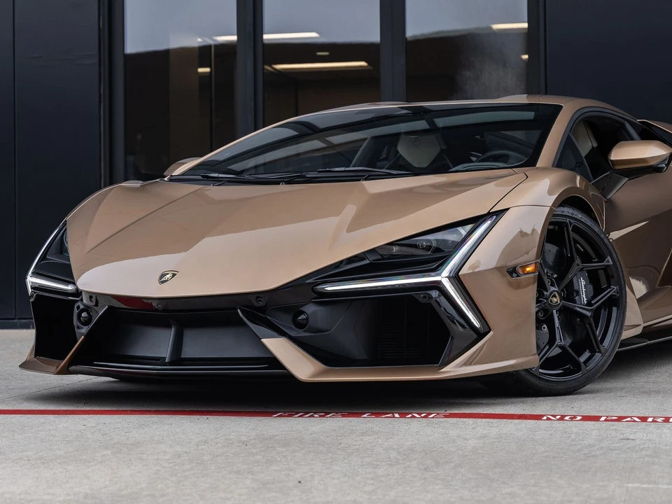 2026 Lamborghini Revuelto - Image 4 of 31