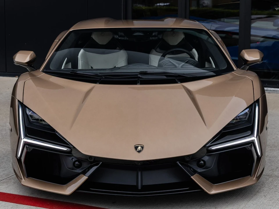 2026 Lamborghini Revuelto - Image 5 of 31