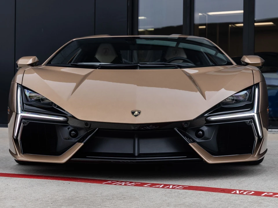 2026 Lamborghini Revuelto - Image 6 of 31