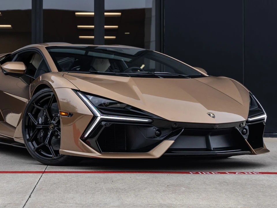 2026 Lamborghini Revuelto - Image 7 of 31