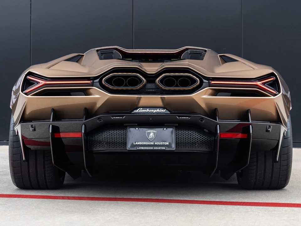 2026 Lamborghini Revuelto - Image 9 of 31