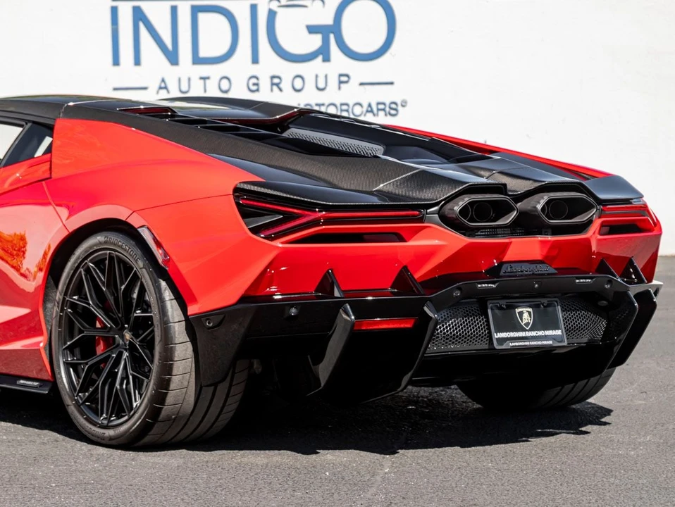 2026 Lamborghini Revuelto - Image 10 of 31