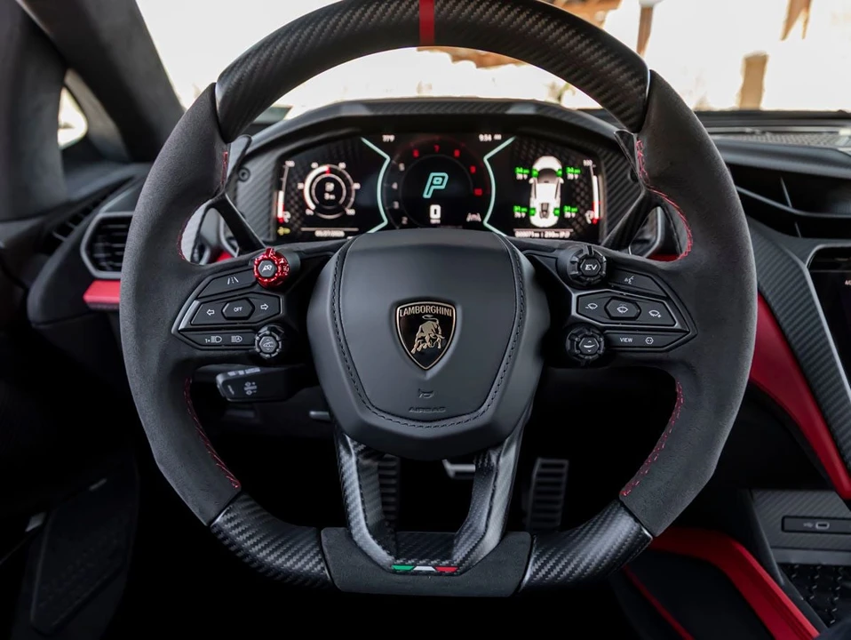 2026 Lamborghini Revuelto - Image 18 of 31
