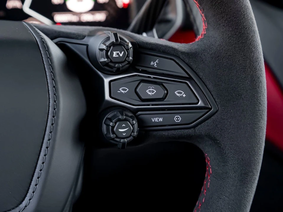 2026 Lamborghini Revuelto - Image 21 of 31