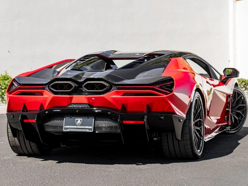 2026 Lamborghini Revuelto - Image 6 of 31