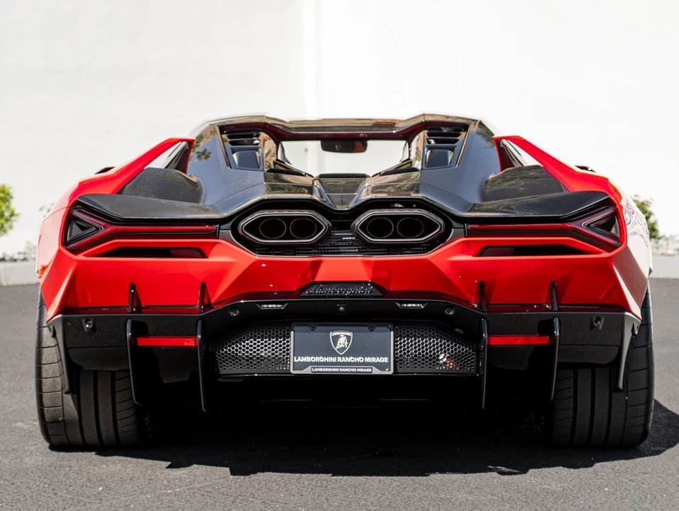 2026 Lamborghini Revuelto - Image 8 of 31