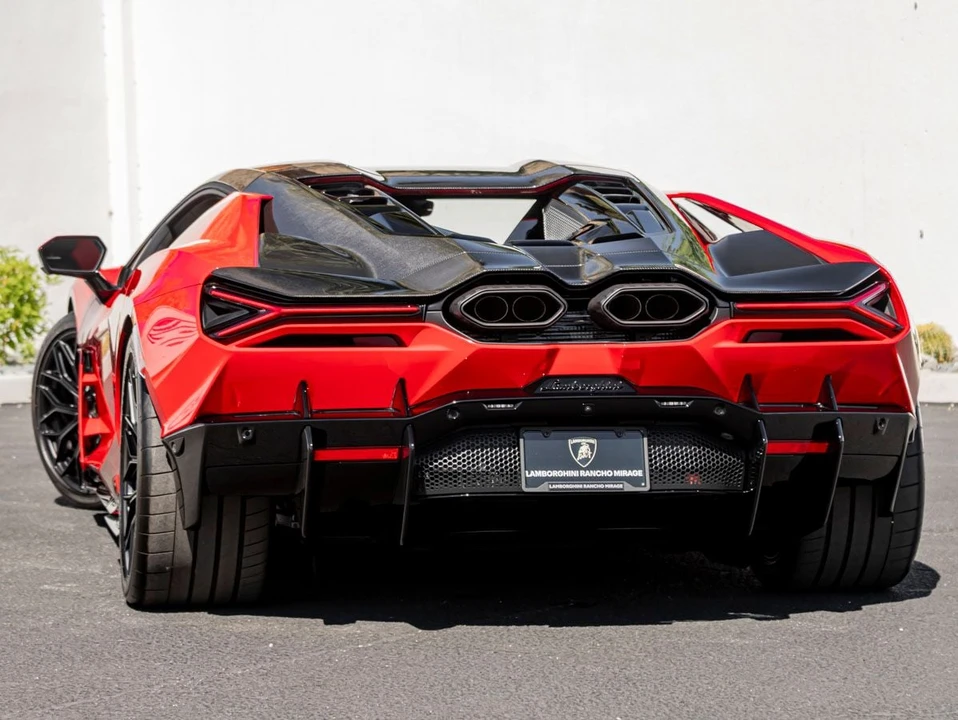 2026 Lamborghini Revuelto - Image 9 of 31