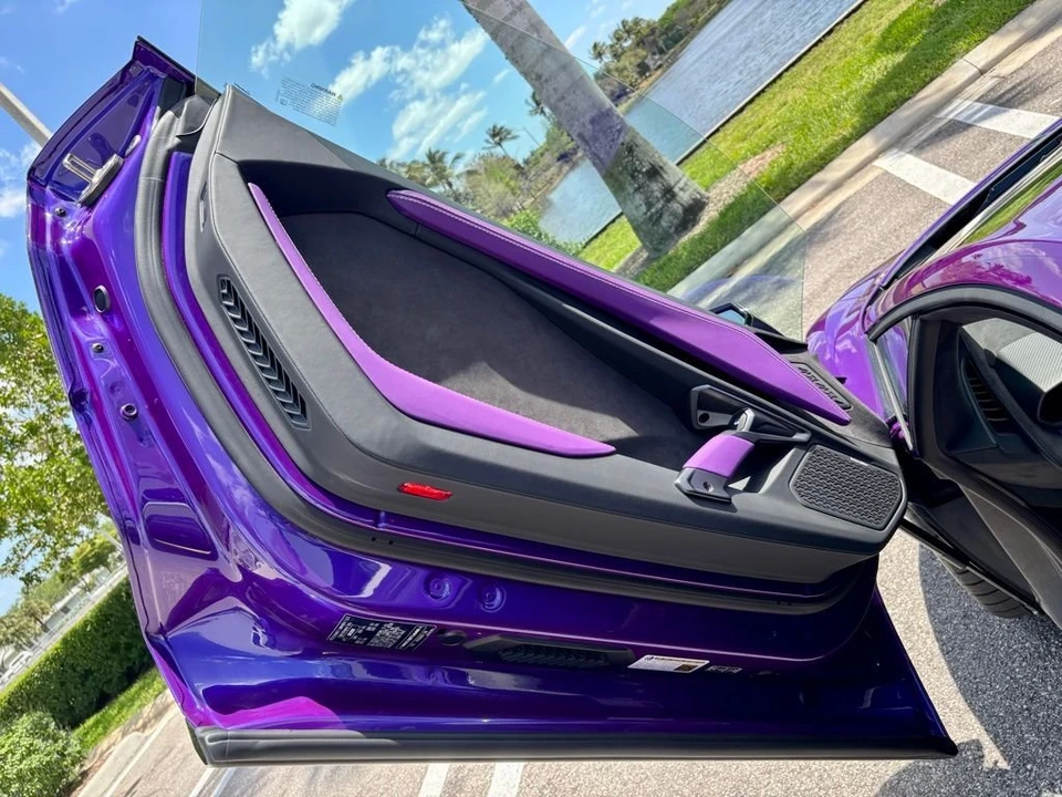 2026 Lamborghini Revuelto - Image 6 of 11
