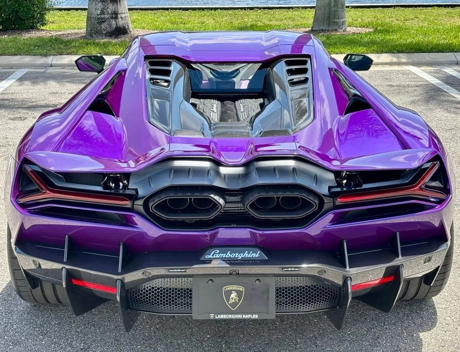 2026 Lamborghini Revuelto - Image 4 of 11