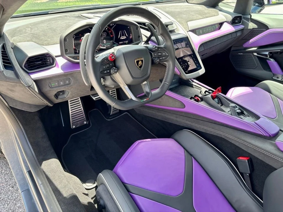 2026 Lamborghini Revuelto - Image 8 of 11