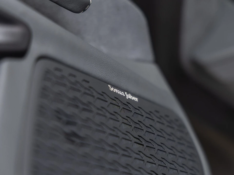 2026 Lamborghini Revuelto - Image 29 of 31