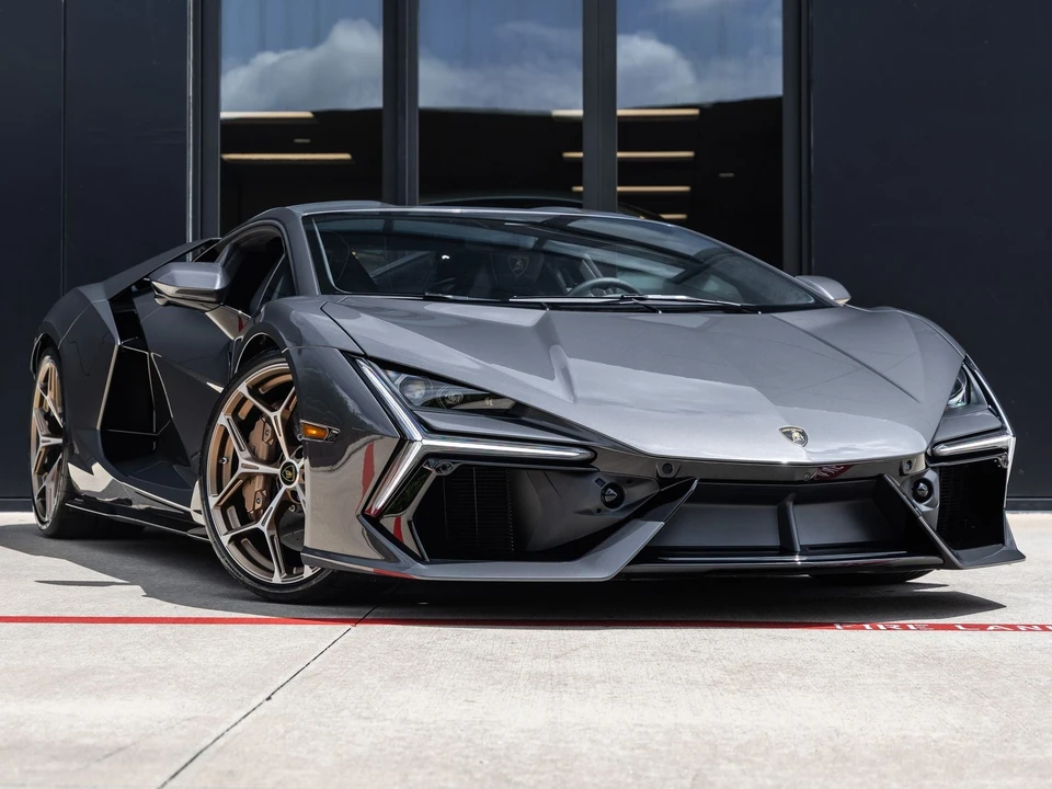2026 Lamborghini Revuelto - Image 3 of 31