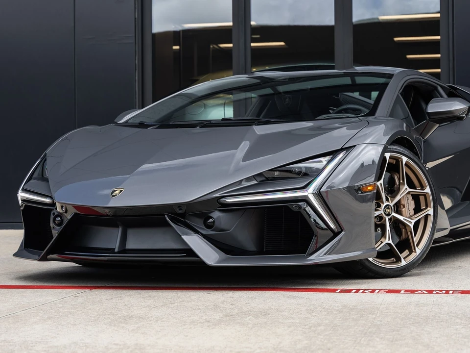 2026 Lamborghini Revuelto - Image 4 of 31