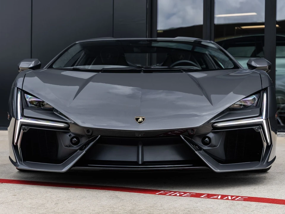 2026 Lamborghini Revuelto - Image 5 of 31