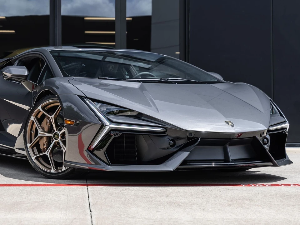 2026 Lamborghini Revuelto - Image 6 of 31