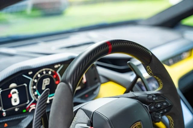 2026 Lamborghini Revuelto - Image 27 of 31